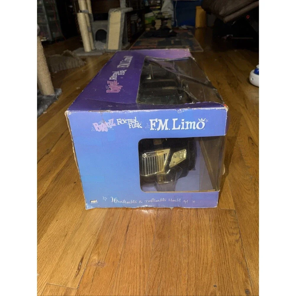 Bratz Formal Funk FM Limo Car Vehicle 2003 MGA Lights Horn Radio Damaged Box NIB